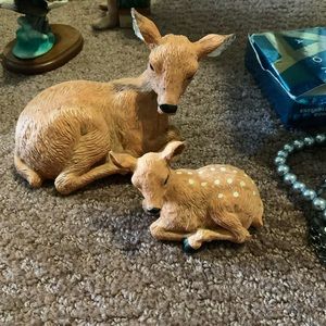 Deer figures